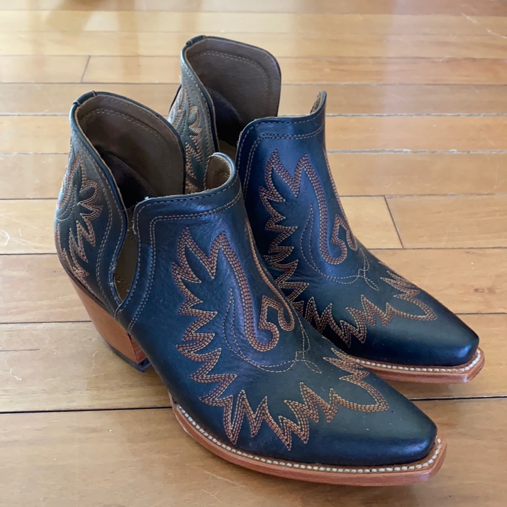 Ariat women’s Dixon bootie - 8.5